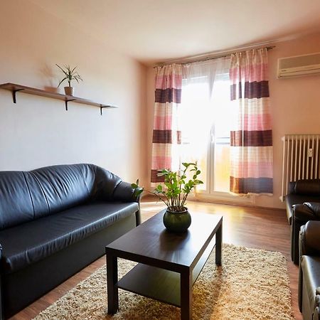 Egyetemvaros - A. Apartman Pětikostelí Exteriér fotografie